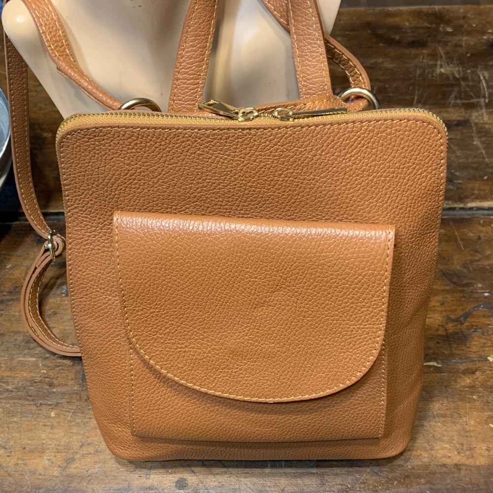 BORSE IN PELLE ITALY BRITISH TAN PEBBLED LEATHER CONVERTIBLE BACKPACK